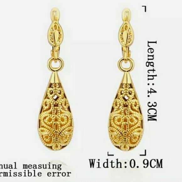 Gold Vintage Earrings - Picture 5 of 5